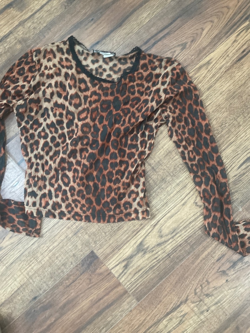 Mesh leopard top  size L